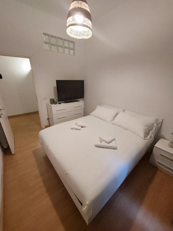 Conte Rosso Apartment Рим Екстериор снимка