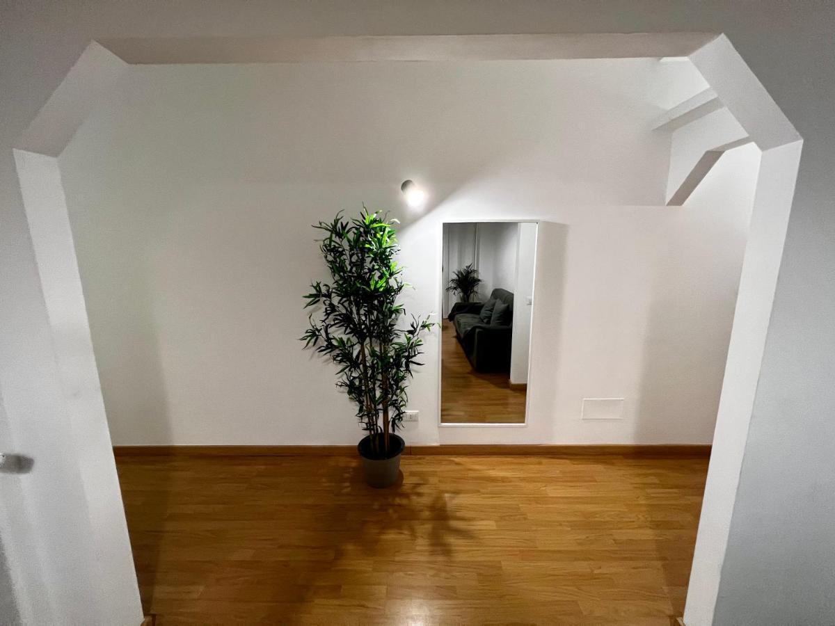Conte Rosso Apartment Рим Екстериор снимка