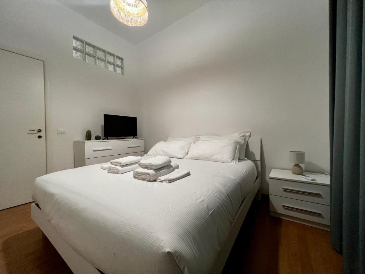 Conte Rosso Apartment Рим Екстериор снимка